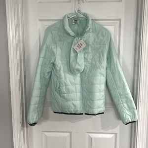 Packable puffer jacket
